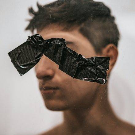 Znázornění rozbití mýtů o brýlích